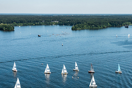 Рядом с водохранилищем